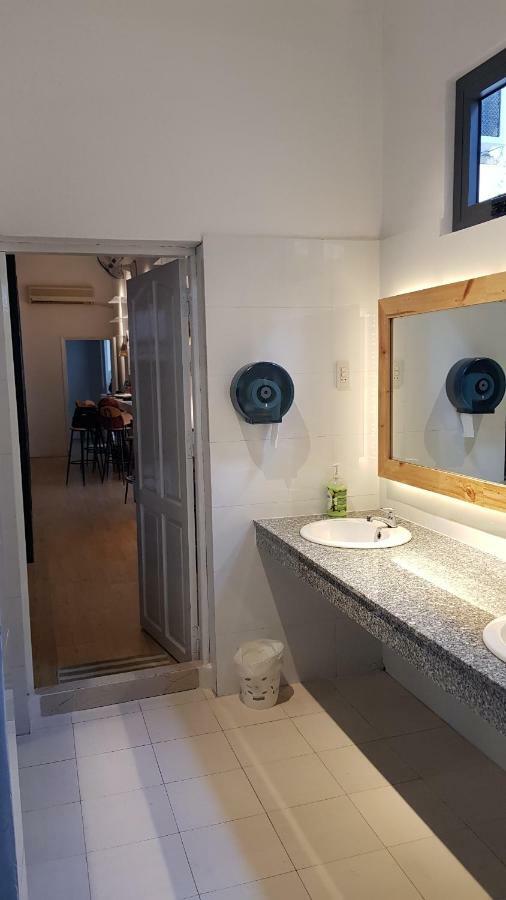 White House Hostel Нячанг Екстер'єр фото