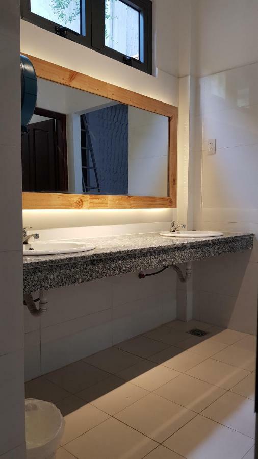 White House Hostel Нячанг Екстер'єр фото