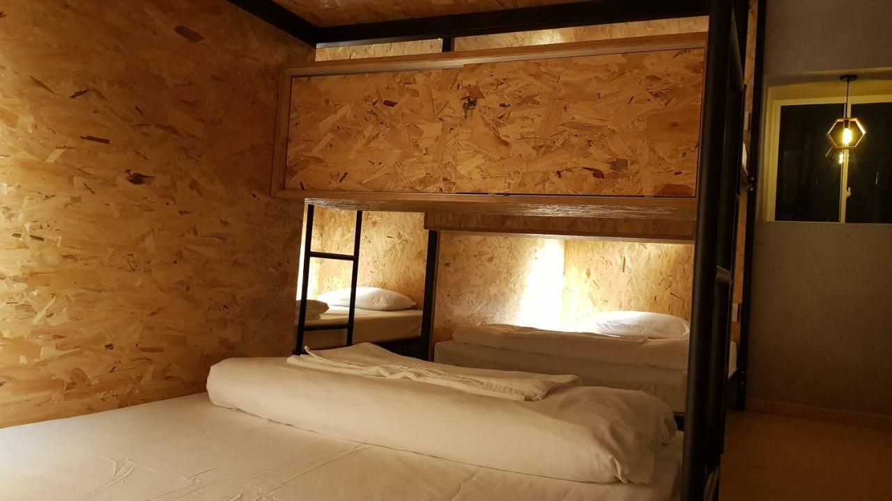 White House Hostel Нячанг Екстер'єр фото
