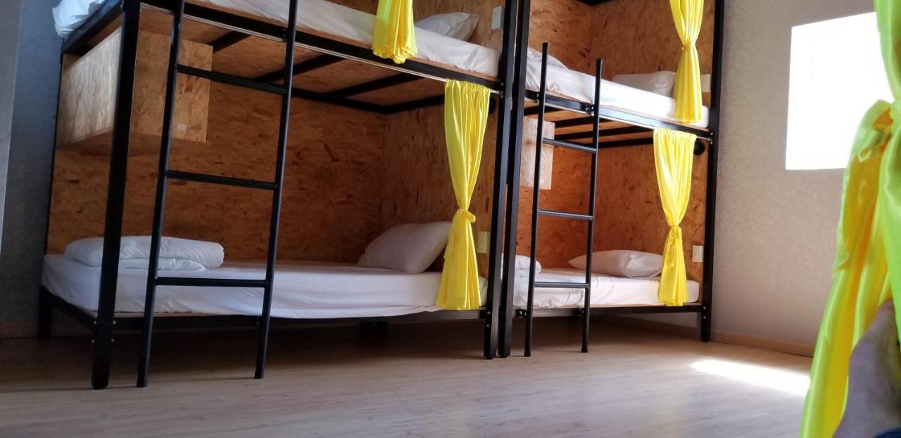 White House Hostel Нячанг Екстер'єр фото
